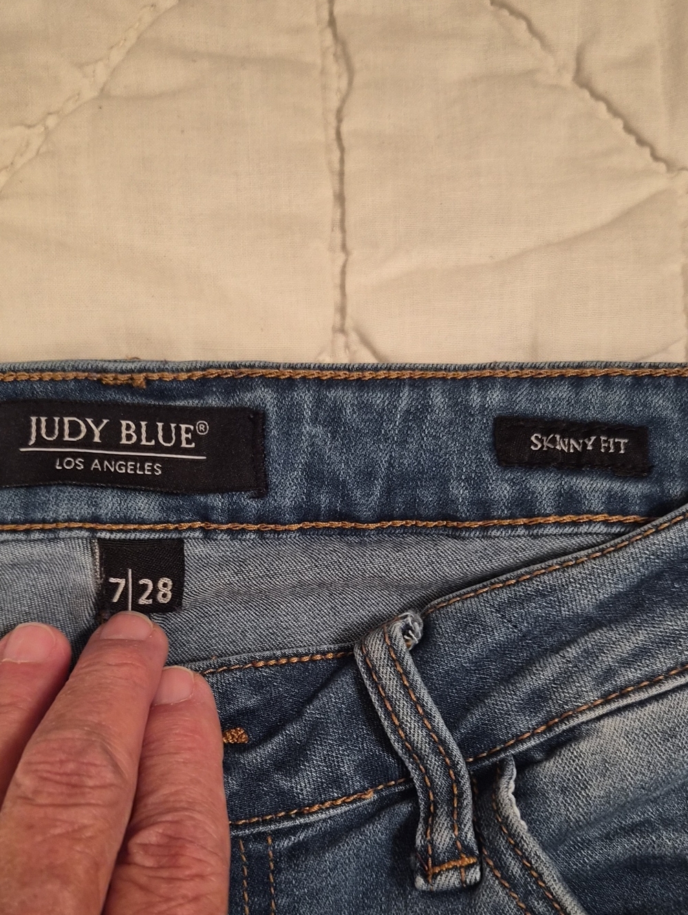 Judy Blue Skinny Fit Distressed Jeans- Size 7/28 - Picture 7 of 8